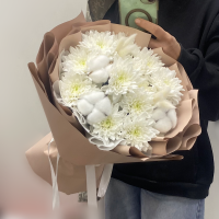 Изящный Букет Хризантемы с Хлопком