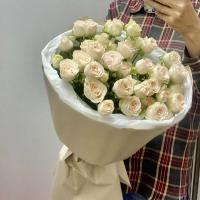 Букет из кустовых роз